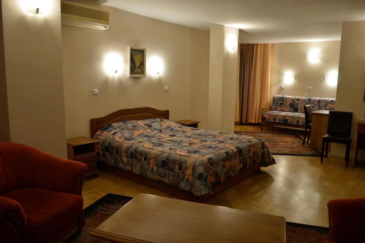 Hotel Drama Burgas Esterno foto