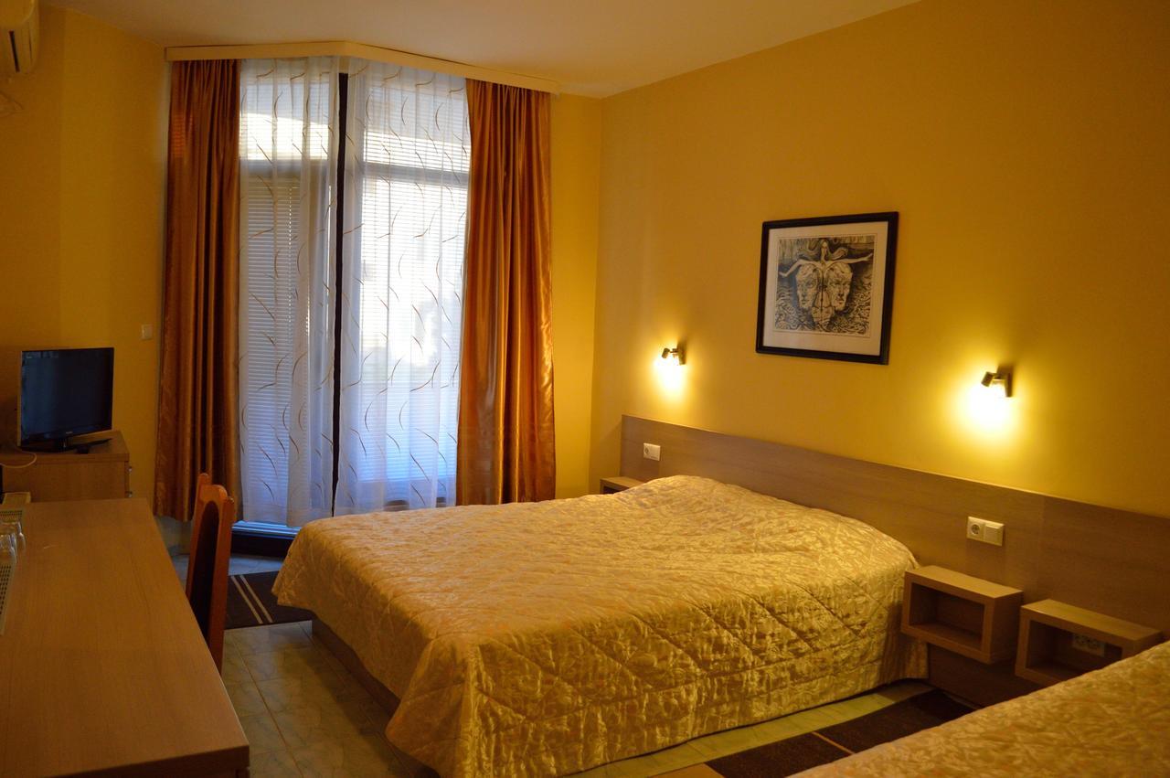 Hotel Drama Burgas Esterno foto